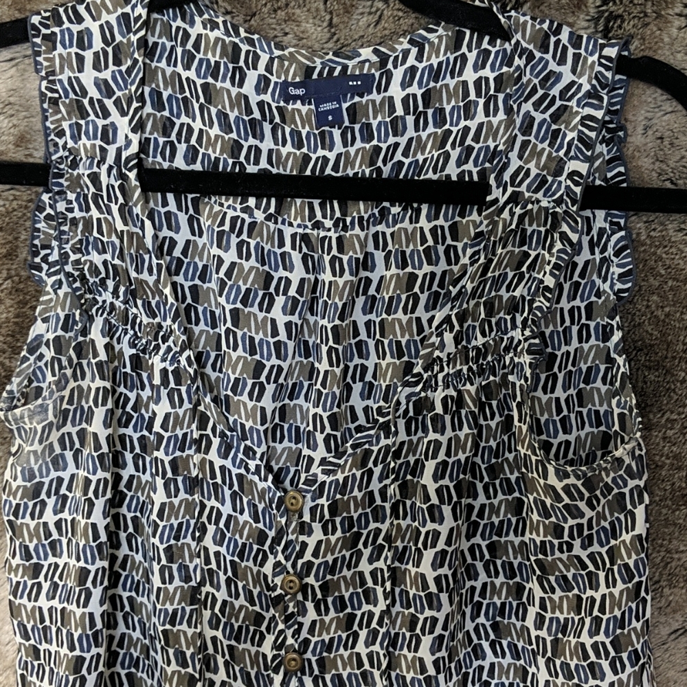 Geo print blouse/tank